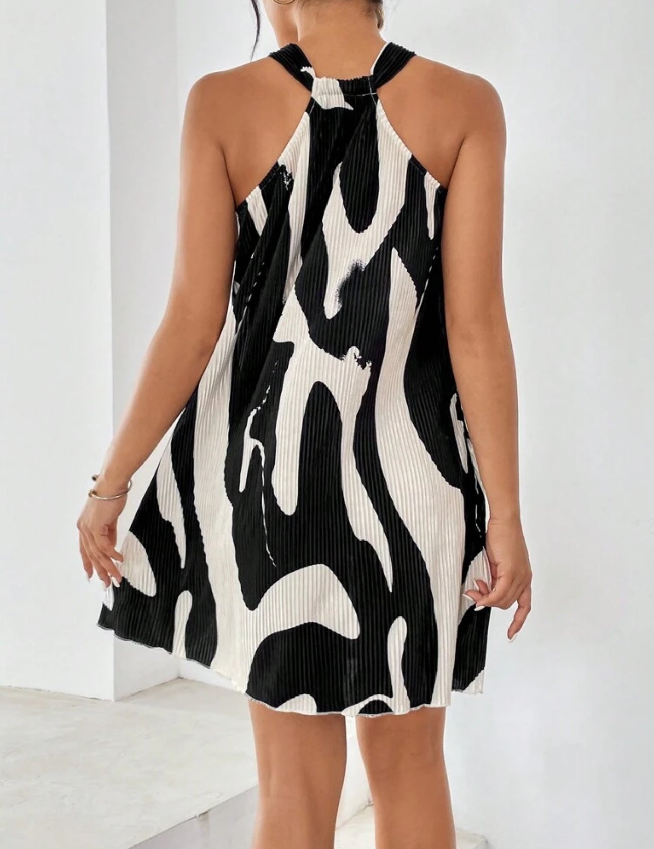 Vestido con cuello halter