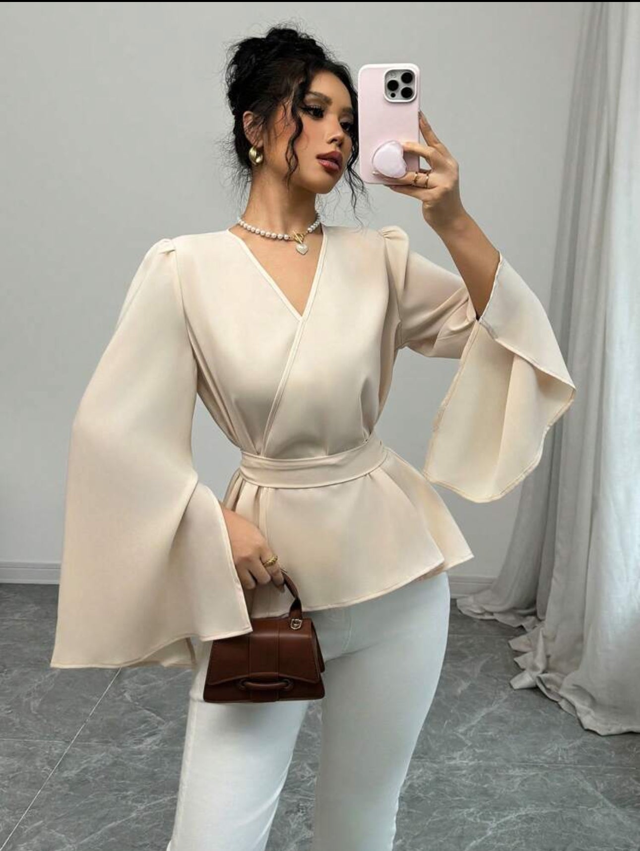 Blusa elegante,unicolor con escote en V, cruce, nudo delantero, top con peplum.