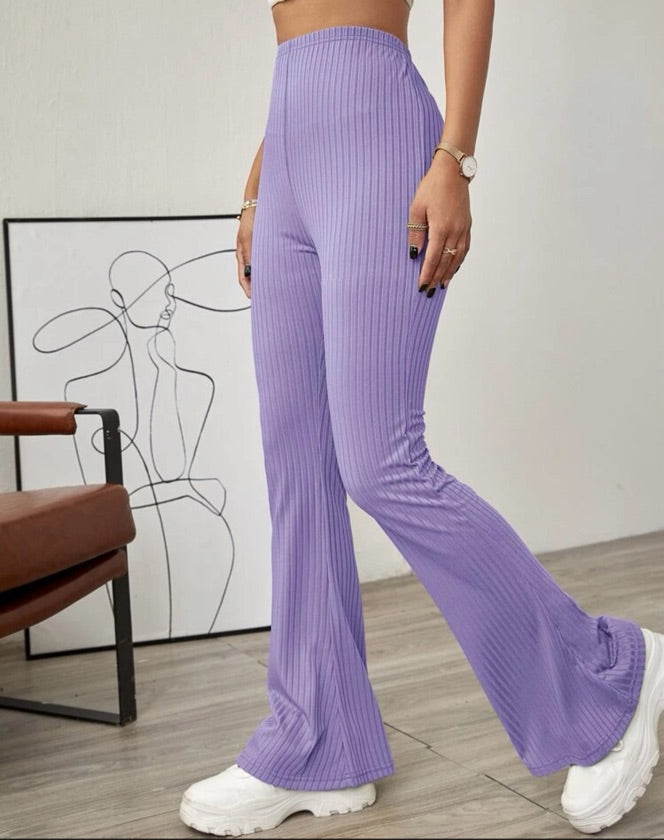 Pantalón acampanado