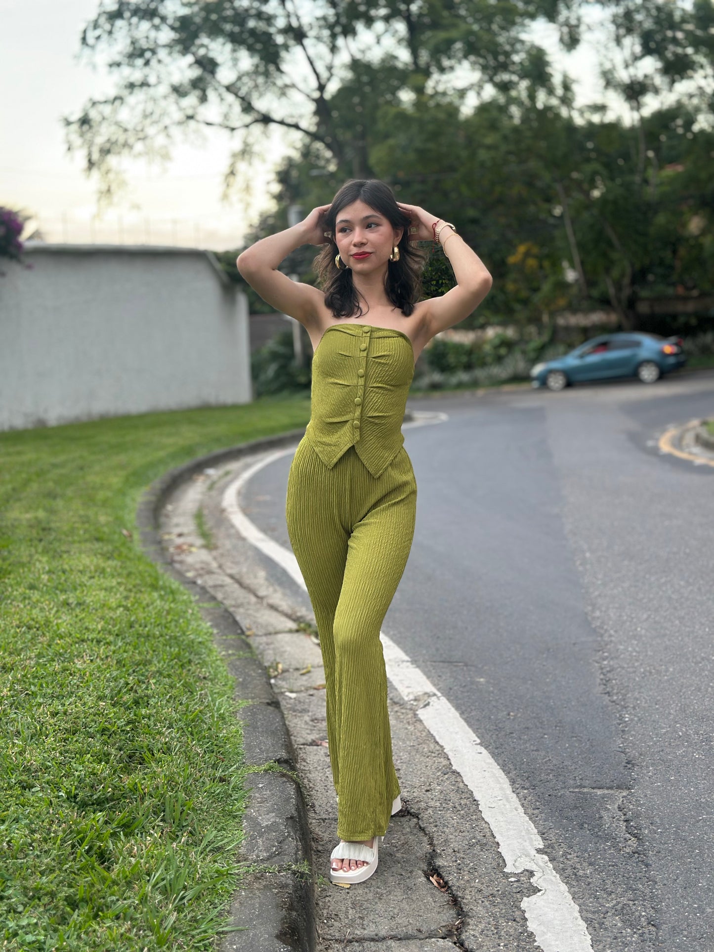 Conjunto elegante y pantalón largo