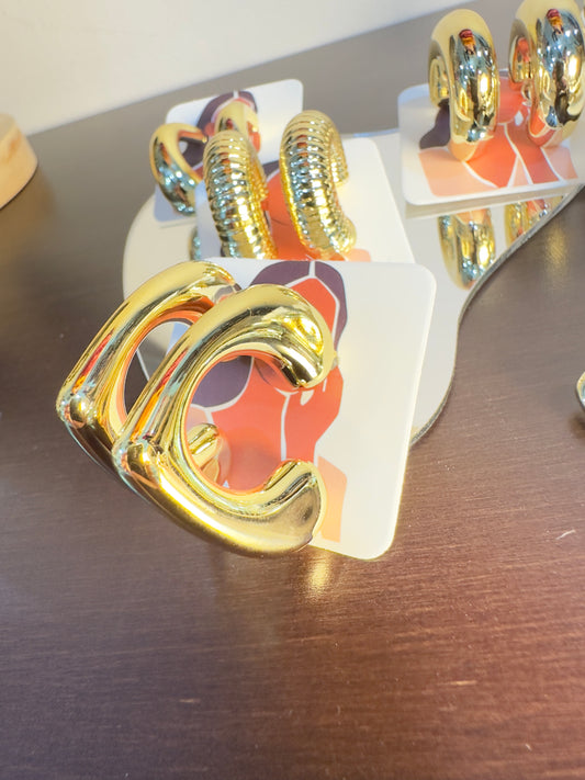 Pendientes al estilo minimalista